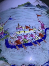 Een keizerlijke Chinese famille rose 'drakenboot festival' vaas, Jiaqing merk en periode
